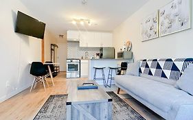 The Alpine Nest - 3 Beds - 4 Guests - Free Parking - Pool
